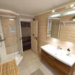 100m Lift, 2 Min Swim - Large Family Сasa de vacaciones Vradal