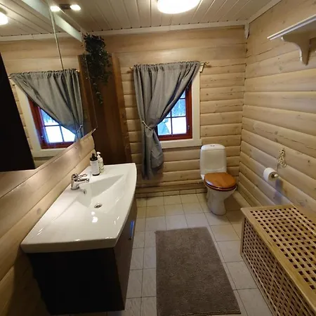 بيت للعطل 100m Lift, 2 Min Swim - Large Family